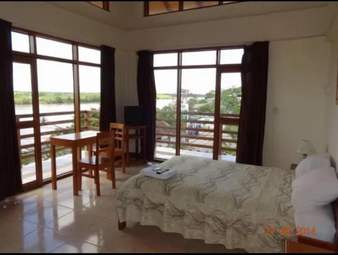 Hostal El Puerto Yurimaguas Bagian luar foto