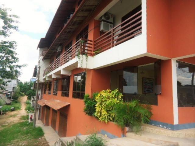 Hostal El Puerto Yurimaguas Bagian luar foto