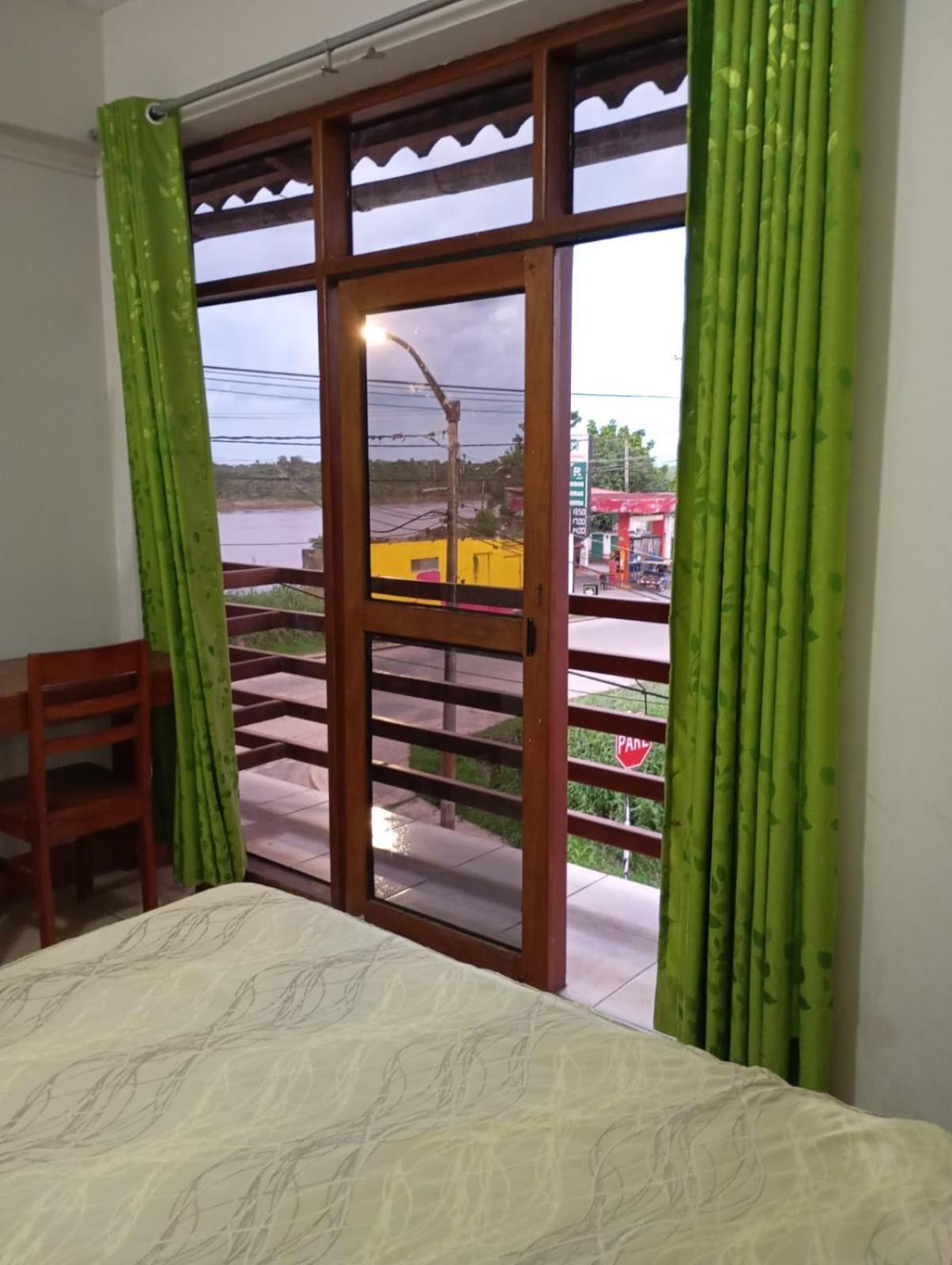 Hostal El Puerto Yurimaguas Bagian luar foto