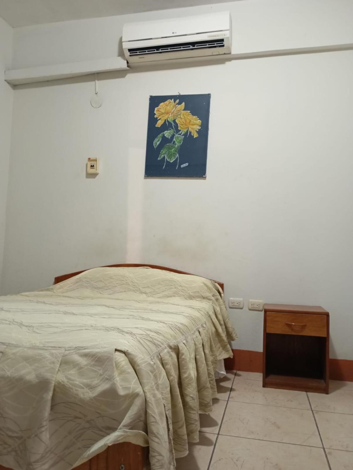 Hostal El Puerto Yurimaguas Bagian luar foto
